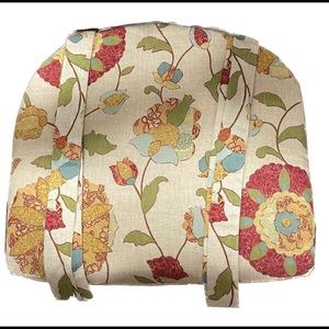 Pier 1  Imports Two Seat Cuchion with ties.